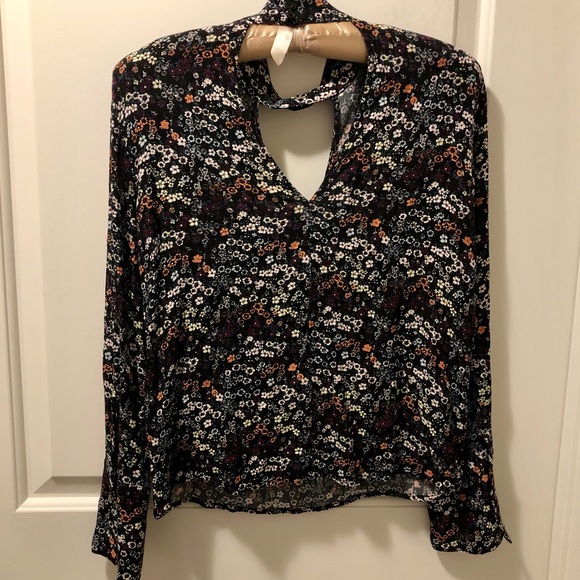 Beautiful floral blouse, perfect condition - Picture 2 of 3